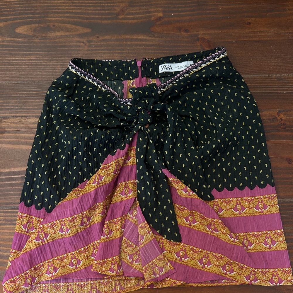 Zara Women's Pink and Black Skirt